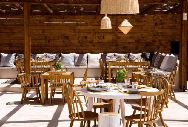Artemis Suites Romanos  Экстерьер фото